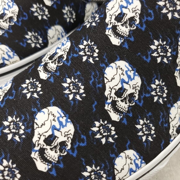 Vans Classic Slip On Flash Skulls - Picture 2 of 8